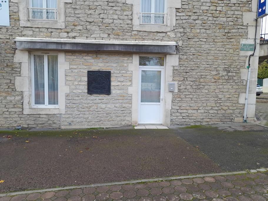 Au Bord Du Canal